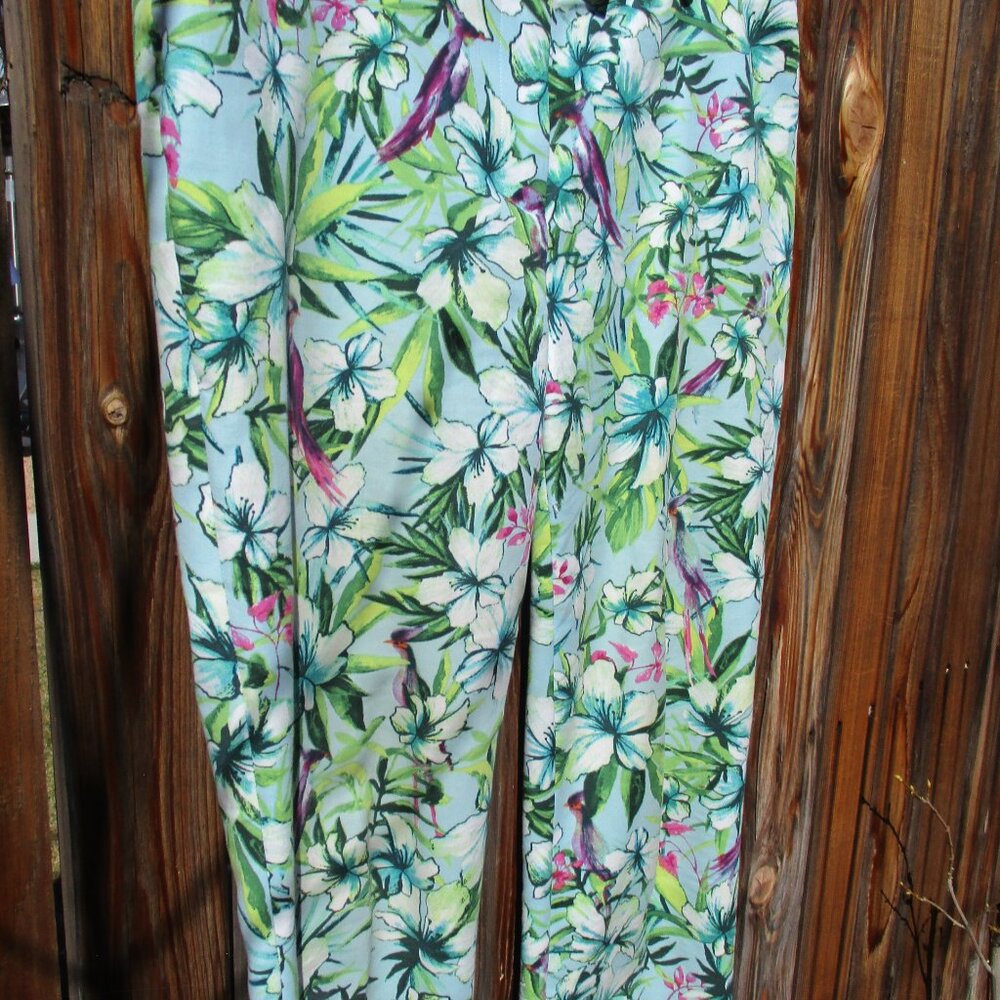 Chicos Women's Cropped Pants Floral Print Straight Leg Chicos Size 0.5, Small - Picture 10 of 10